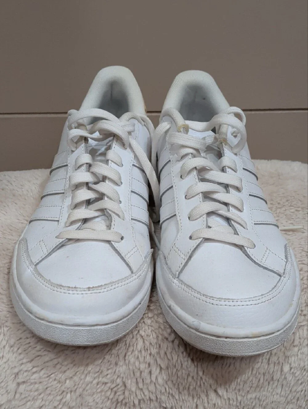 adidas Women’s White Sneakers with Pale Yellow Heel Patch